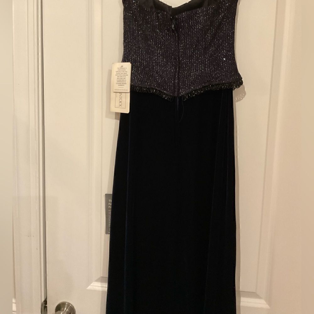 BEAUTIFUL GOWN FOR ANY SPECIAL OCCASION